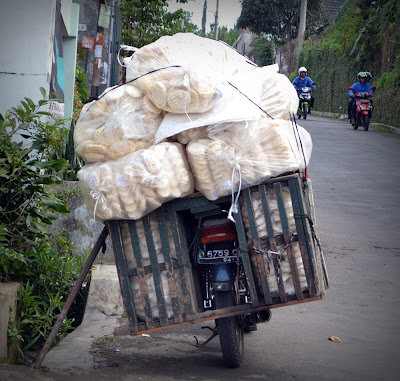 Kerupuk Sekarang Tambah Kecil &quot;Yang Setuju Masuk&quot; 