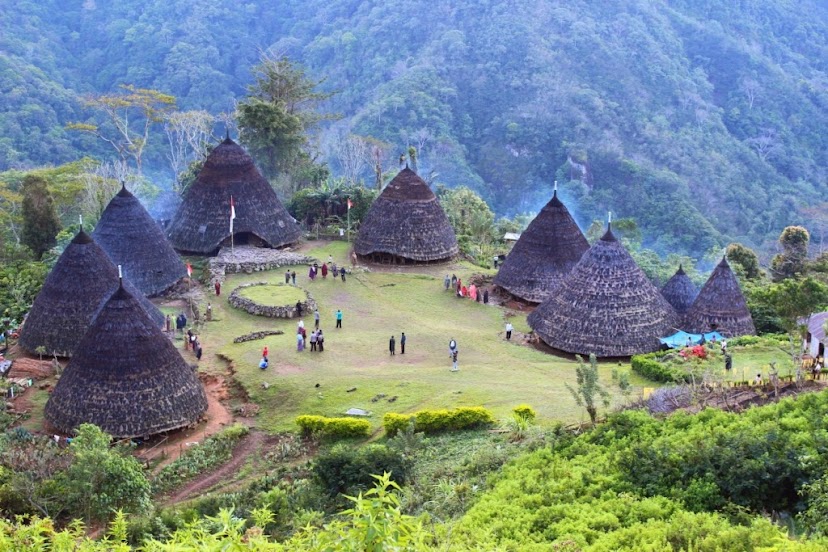 Surga Negeri di Atas Awan (Waerebo Flores Indonesia)