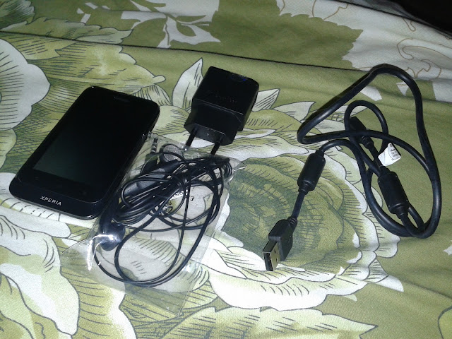 Xperia Tipo Dual Mulusss! Murahh! Garansi start Dec 2012