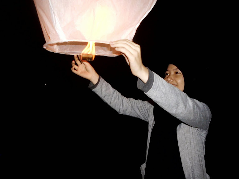 Jual Lampion Terbang/Sky Lantern dan Lampion Apung/Water Lantern MURAH Impor lsg Cina