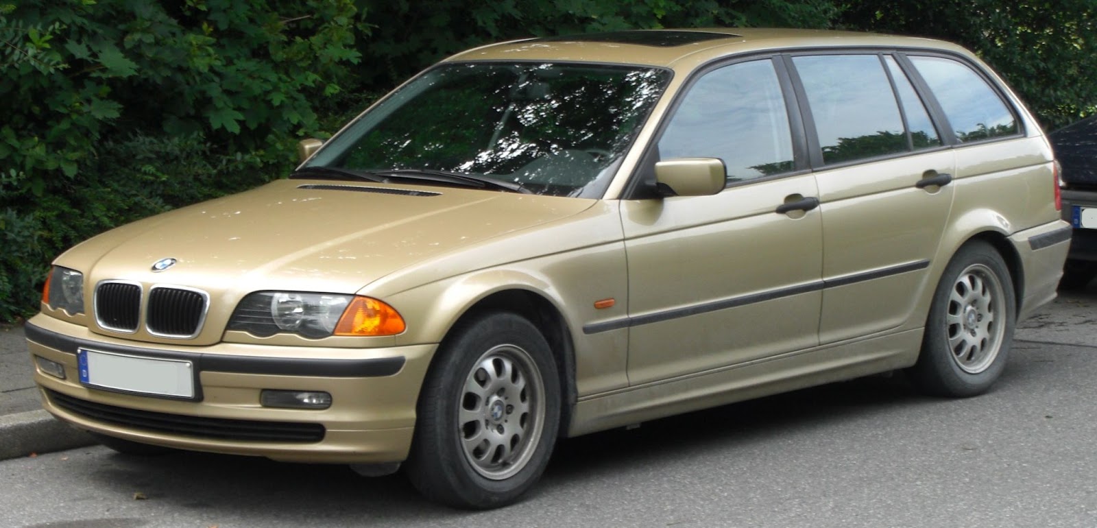 Review BMW E46 dan Tips Lengkap Sebelum Membeli