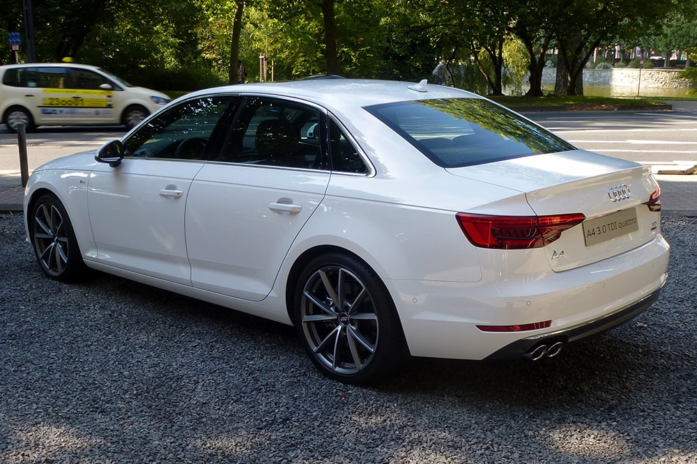 Review Lengkap Audi A4 B9 dari Mobilman.id