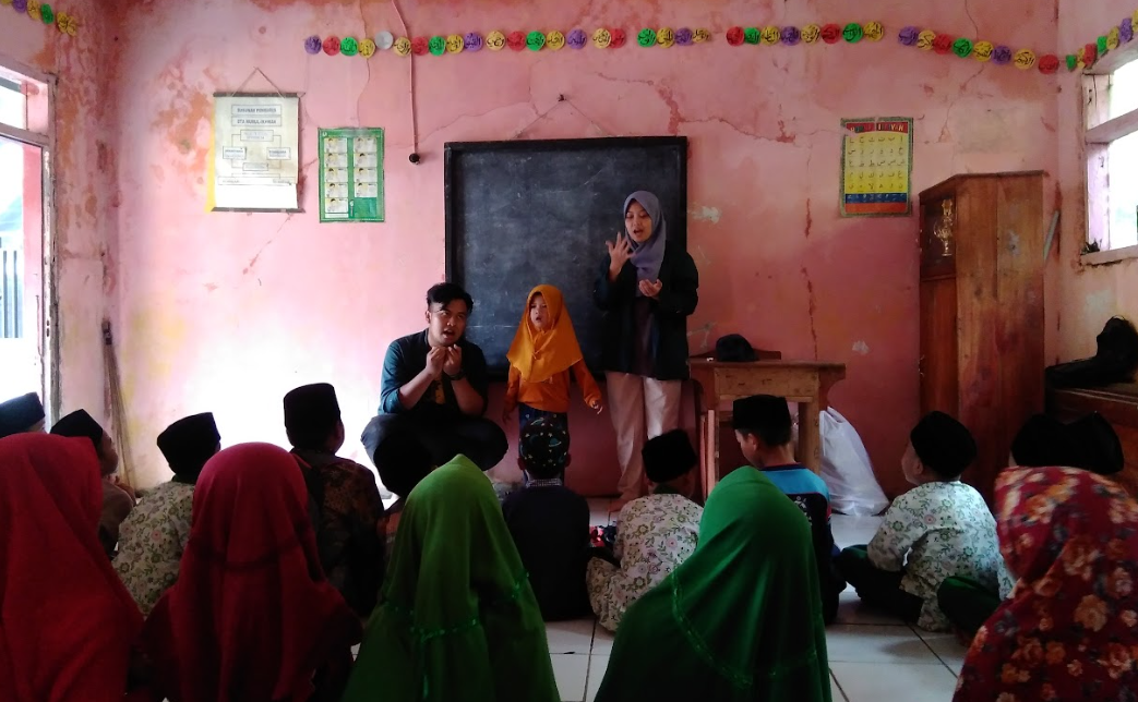 Menerangi Pedesaan bersama Ciroyom Terang ITB