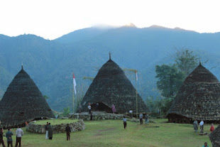 Surga Negeri di Atas Awan (Waerebo Flores Indonesia)