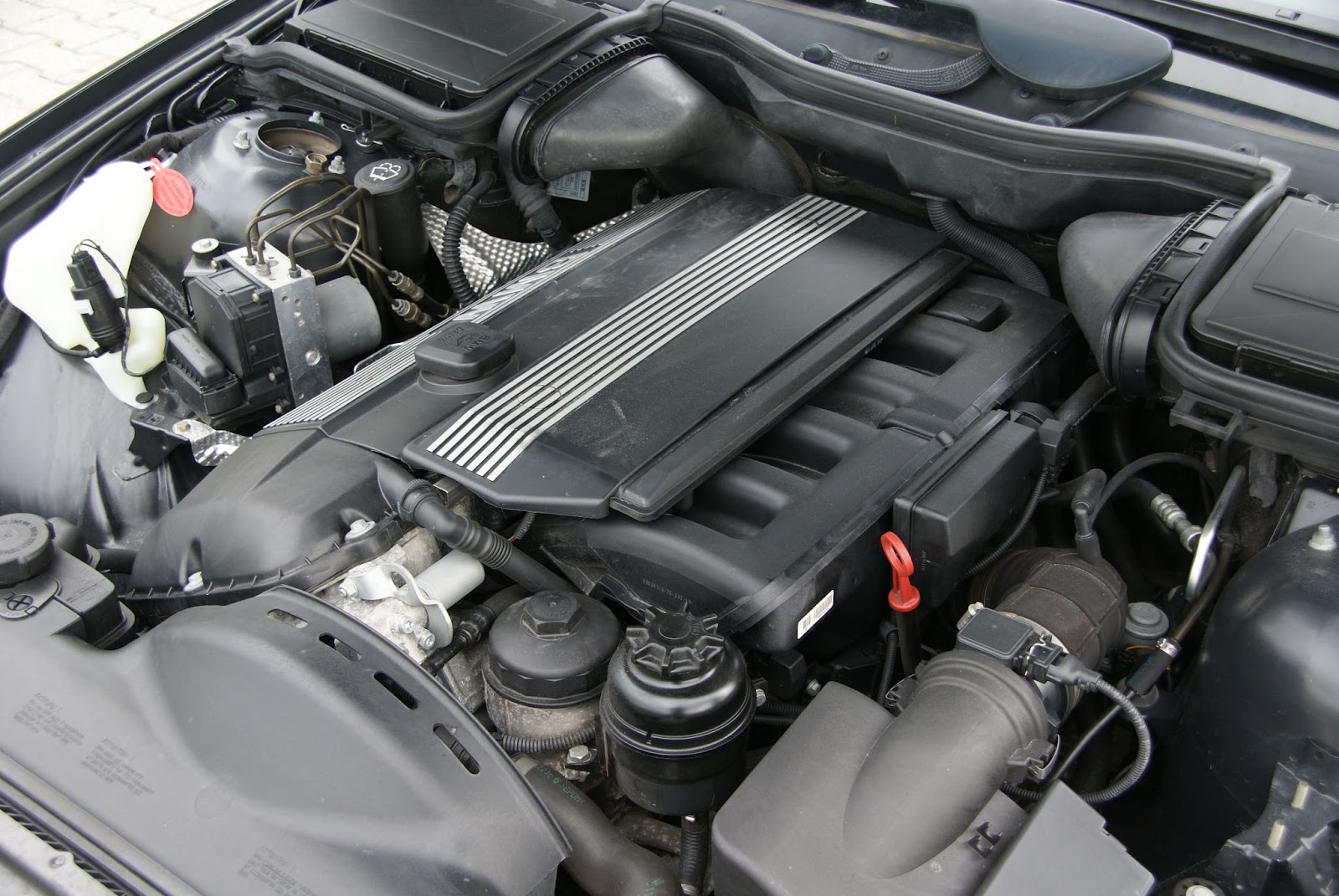 Review BMW E46 dan Tips Lengkap Sebelum Membeli