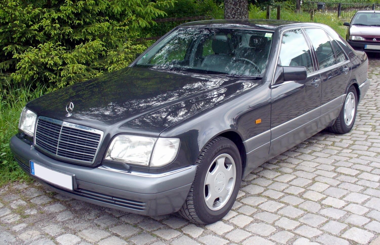 Review Mercedes-Benz W140, Sedan yang Pernah Dipakai Presiden Soeharto