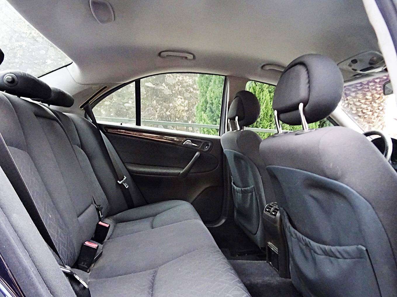 Review Mercedes Benz W203 dan Tips Membelinya
