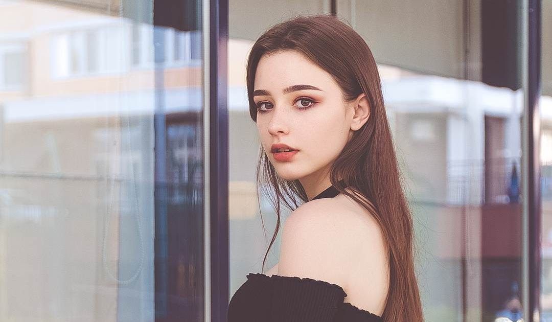 Dasha Taran, Selebgram Dan Youtuber Cantik Asal Rusia