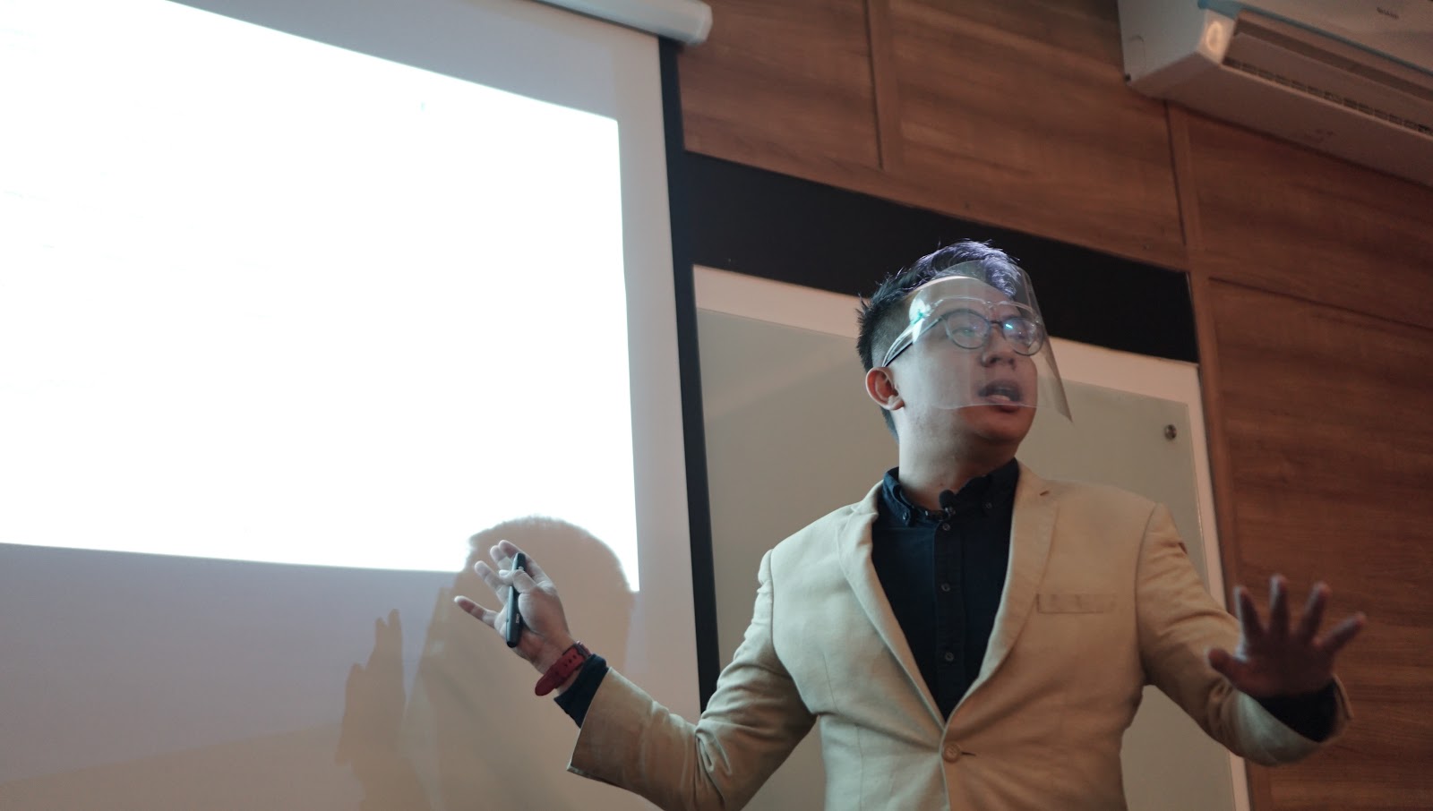 Profil Jeremy Tanuardy | Pengamat Ekonomi dan Pakar Digital