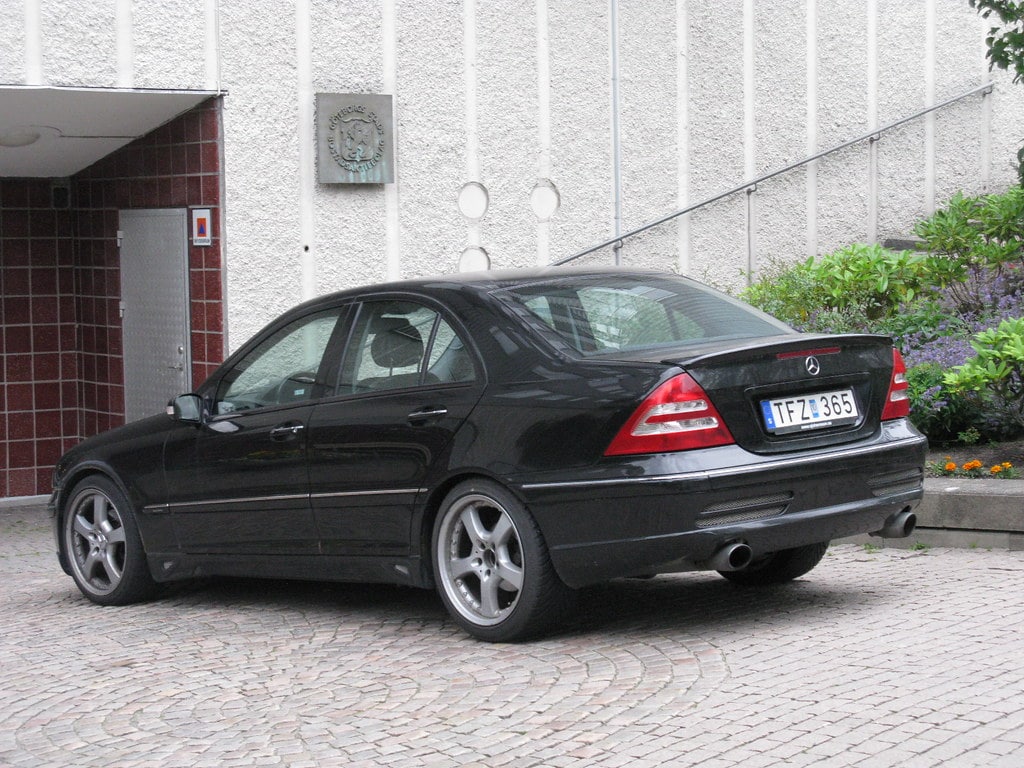 Review Mercedes Benz W203 dan Tips Membelinya