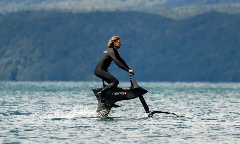 Hydrofoil Bike, Sepeda yang Bisa Digunakan Dalam Air
