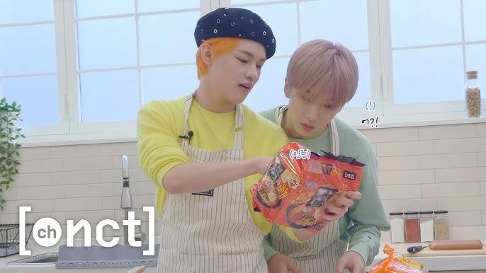 Menikmati Ramyeon Enak Ala Chenle NCT Dream di Musim Hujan