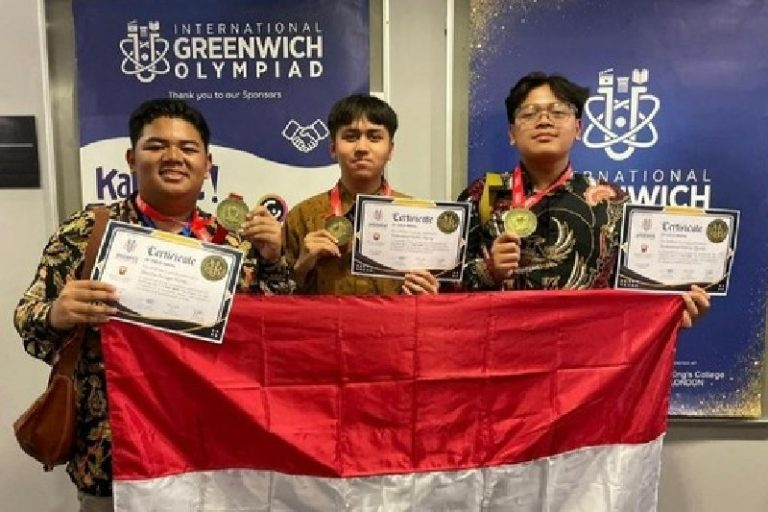 Pelajar Indonesia Raih Emas di Olimpiade Sains Internasional di London