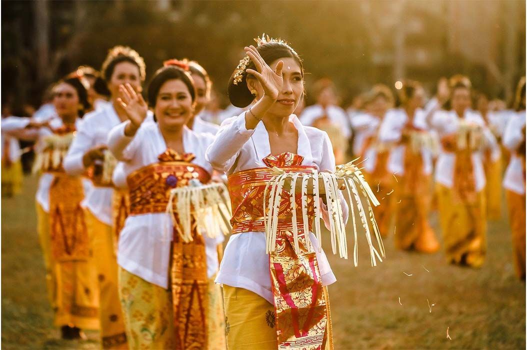 Mengapa Budaya Daerah Sulit Bersaing di Era Modern? Sebuah Opini