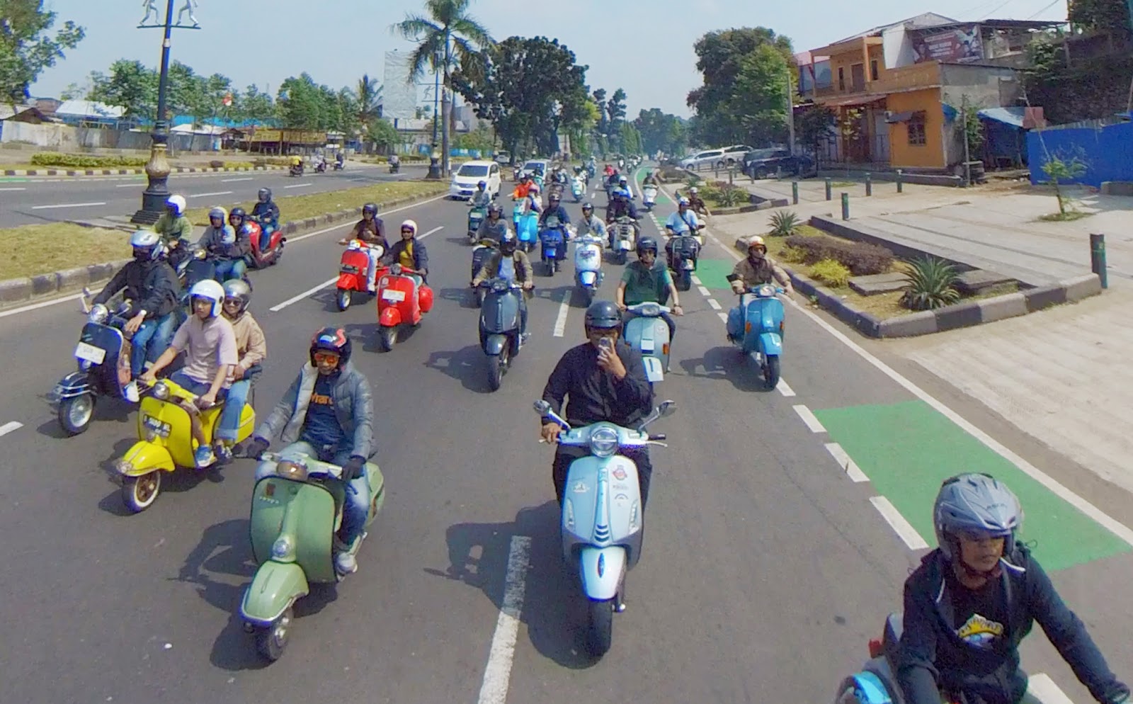 Merayakan Agustusan, Ratusan Komunitas Vespa kembali menyerbu Sentul