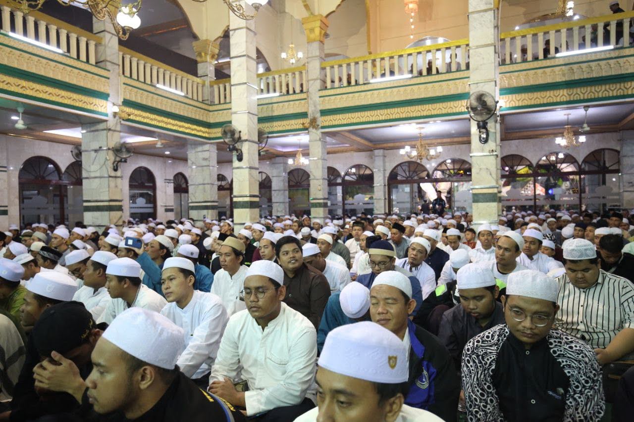 Isra Miraj di Masjid Al-Munawwar: Kisah Inspiratif &amp; Nasihat Spiritual