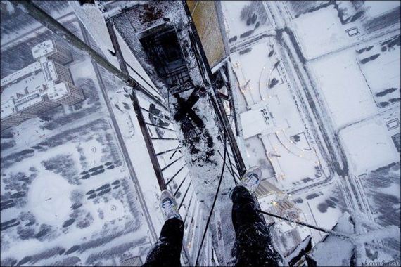 Foto Para Pecandu Adrenalin yang Bikin Merinding