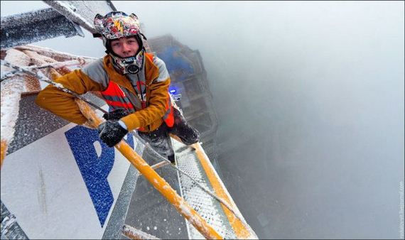 Foto Para Pecandu Adrenalin yang Bikin Merinding