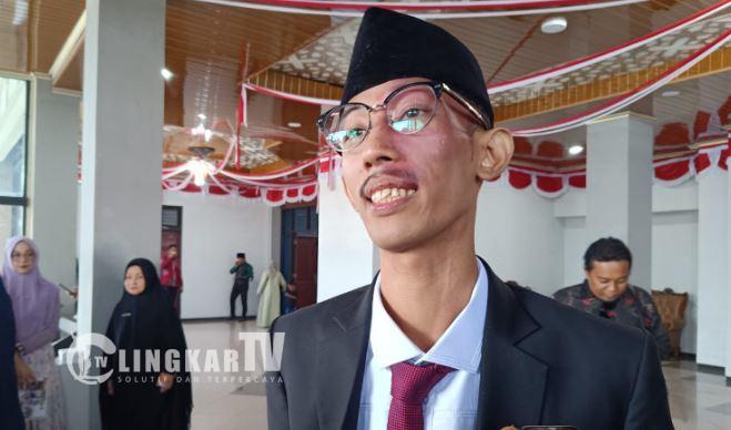 Kepergok Main Gim saat Rapat, Anggota DPRD Jember Gus Syahri Minta Maaf & Siap