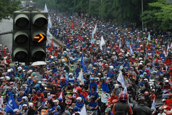 DEMO BESAR UMP Polisi Kerahkan 1.300 Anggota di Balai Kota