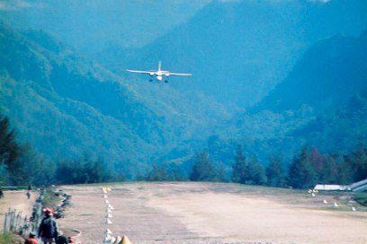 Flying in West Papua is dangerous work. So why many Australians and Kiwis do it?