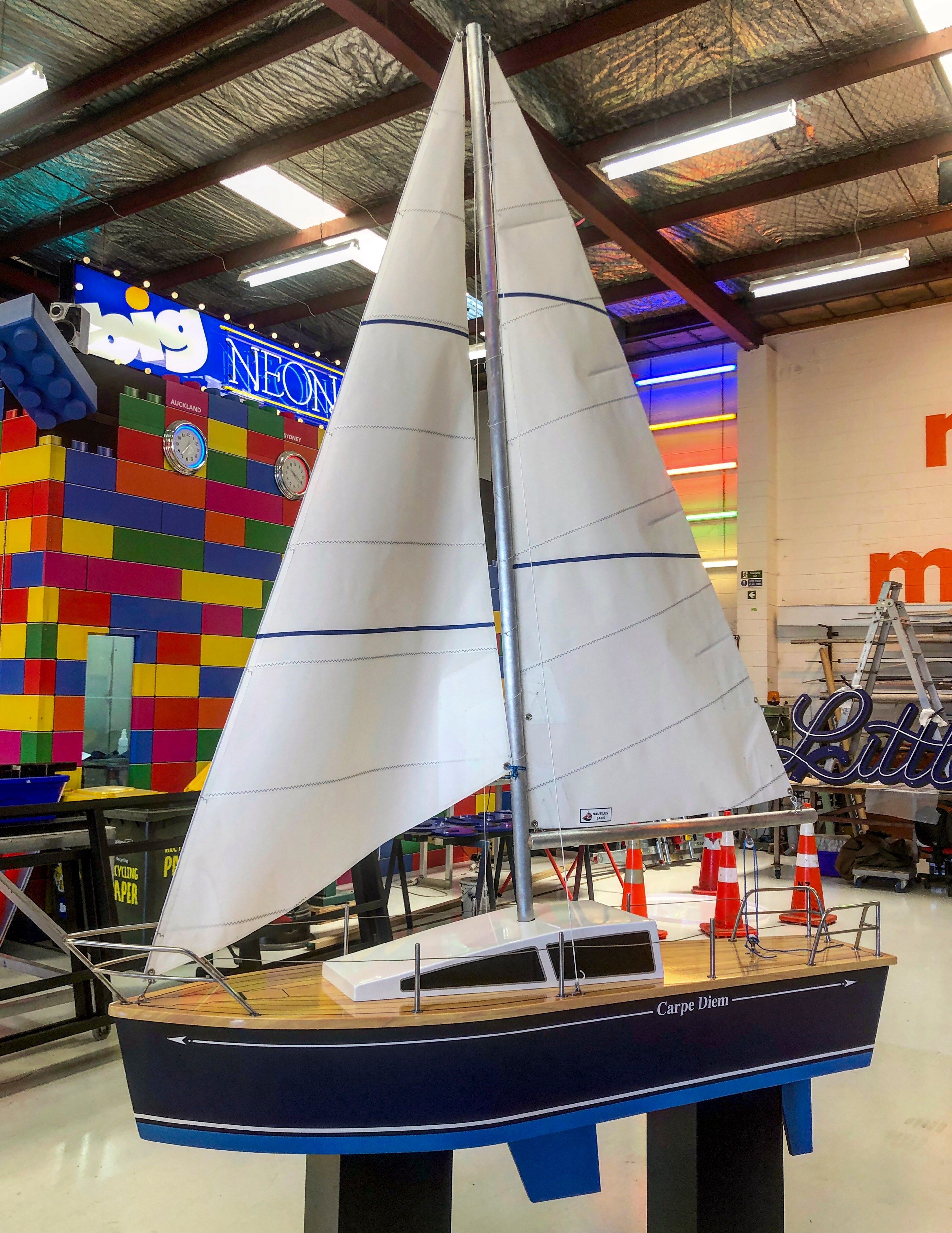 Bisnis Peti Mati Unik Warna-warni, Membuat Kematian Jauh dari Kesan Sedih!