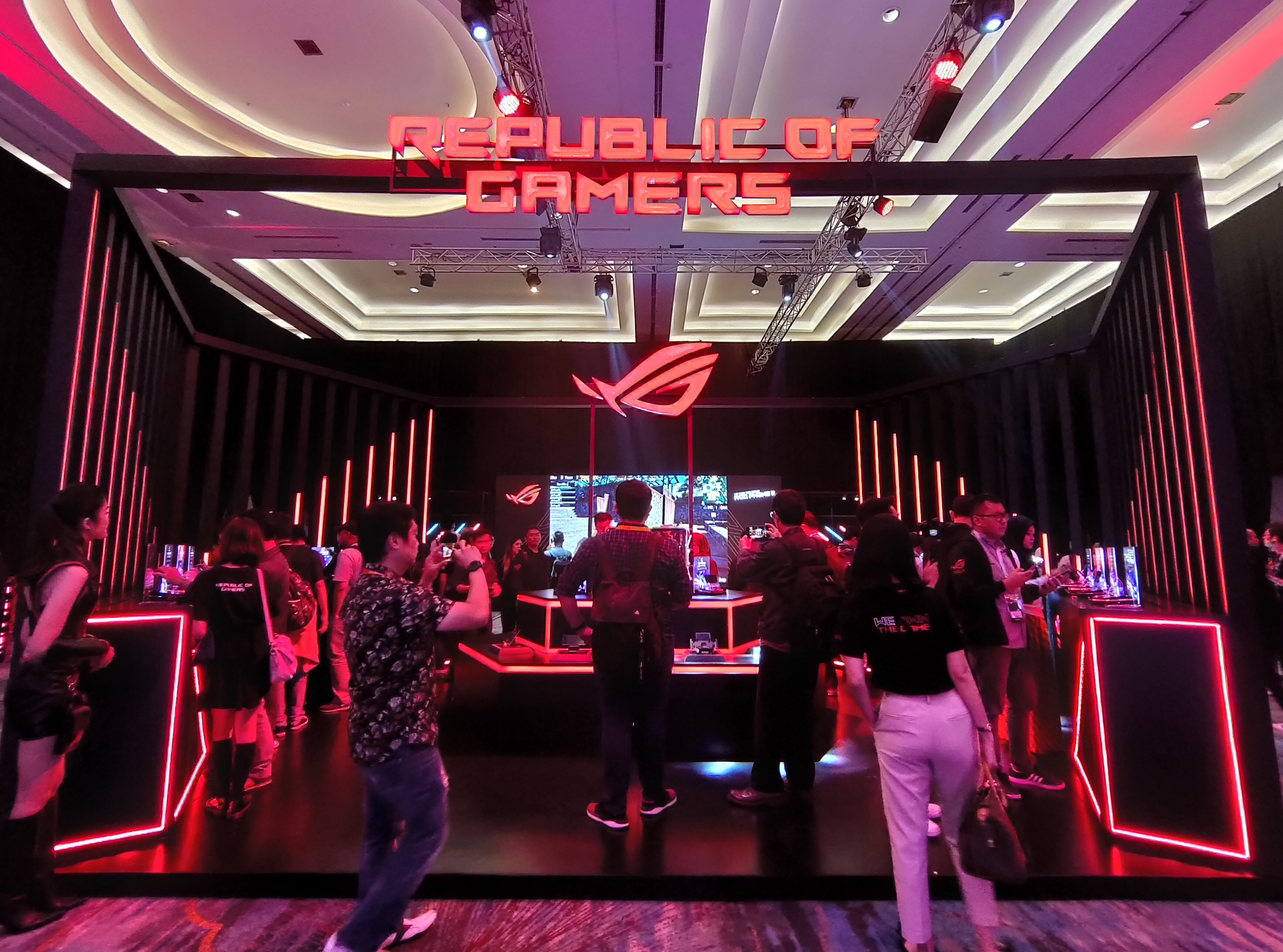 Review Asus ROG Phone II: Smartphone Gaming Terbaik Saat Ini