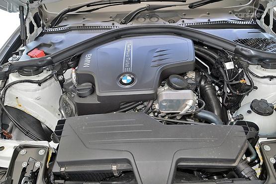 BMW F30 328I Alpine White