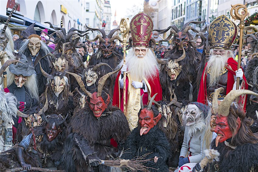 Krampus, Sosok Mengerikan Yang Mengintai di Malam Natal