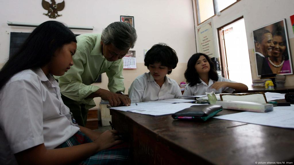 Peringkat 6 Terbawah, Indonesia Diminta Tinggalkan Sistem Pendidikan 'Feodalistik