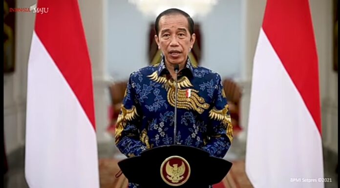 Minta Jokowi Turun, Pengamat: Kalau Tak Dimakzulkan Akan Sangat Berbahaya