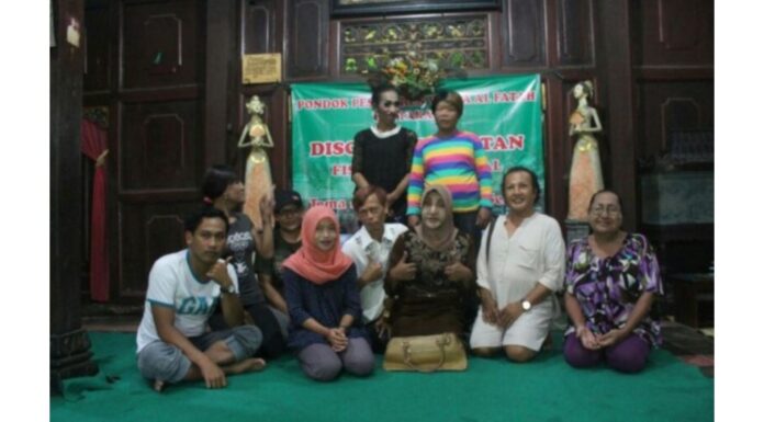 Sudah Tahu? Ada Pesantren Khusus Waria di Daerah Ini, lho!