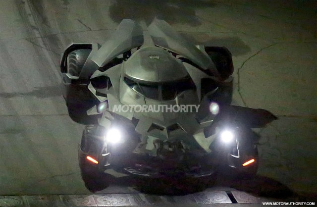 Ternyata Batman Punya Mobil Baru Gan!