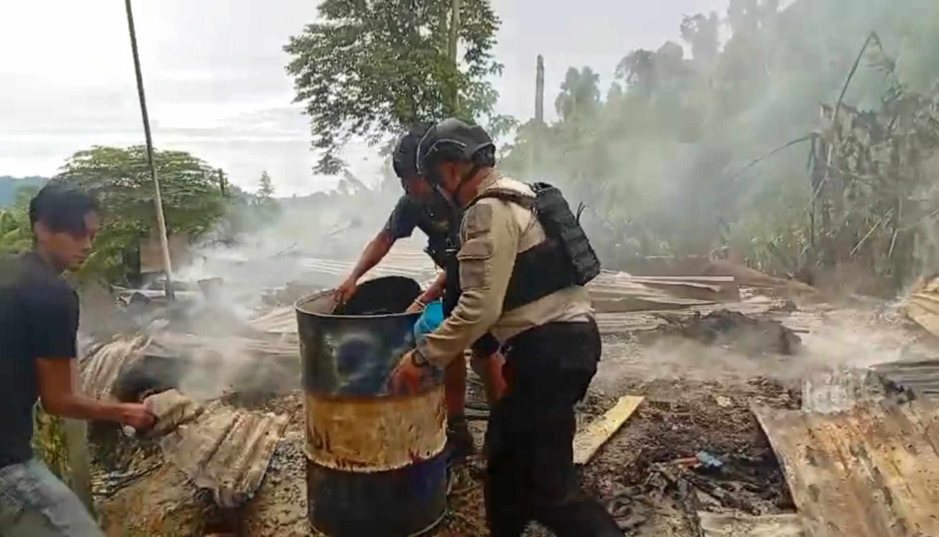 KKB Serang Pos Nabire, Dua Orang Tewas Dibakar, 100 Pendulang Emas Dievakuasi