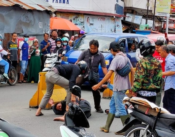 Koplak: Perampok Apes Salah Target, Mau Rampok Ternyata Anggota Buser, Mampus!