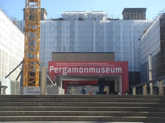 Karya Monumental Romawi di Museum Pergamon