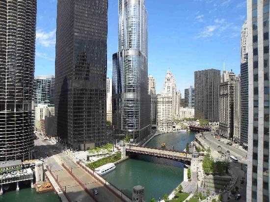 kota-cerdas-bukan-tentang-teknologi