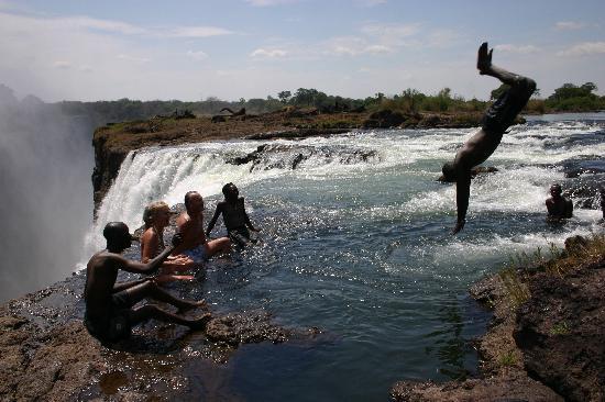 Kolam Renang Alami Natural