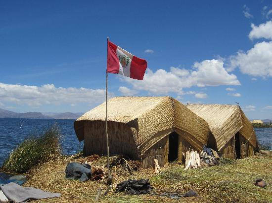 Berkunjung ke Pulau Uros, Peru &#91;Pulau Yang Mengambang di Danau Titicaca&#93;