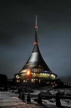 10 Hotel Dengan Konsep Unik Di Dunia