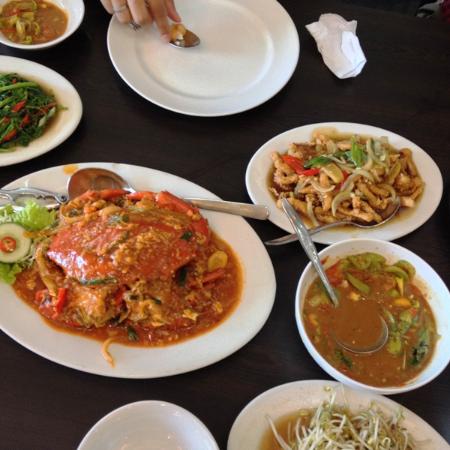 Rumah Makan Seafood Apong, Tempat Wisata Kuliner Lokal yang Tersohor