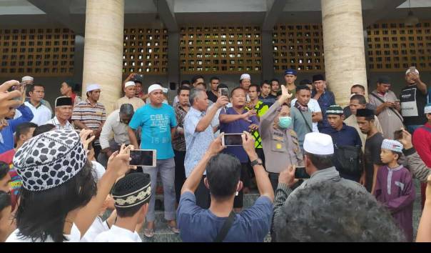 Shalat Jumat Ditiadakan untuk Cegah Corona, Jamaah Tak Terima: Mati Itu Urusan Tuhan