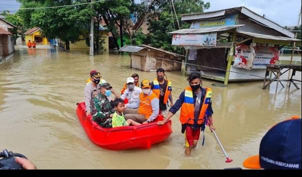 Bencana Kabupaten Bekasi: 12 Kecamatan Terendam Banjir, 1 Diamuk Puting Beliung