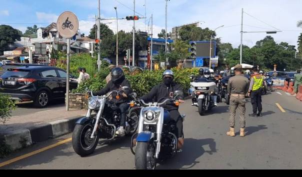Dikawal Polisi, Rombongan Moge Lolos dari Pemeriksaan Surat Rapid Antigen di Bogor