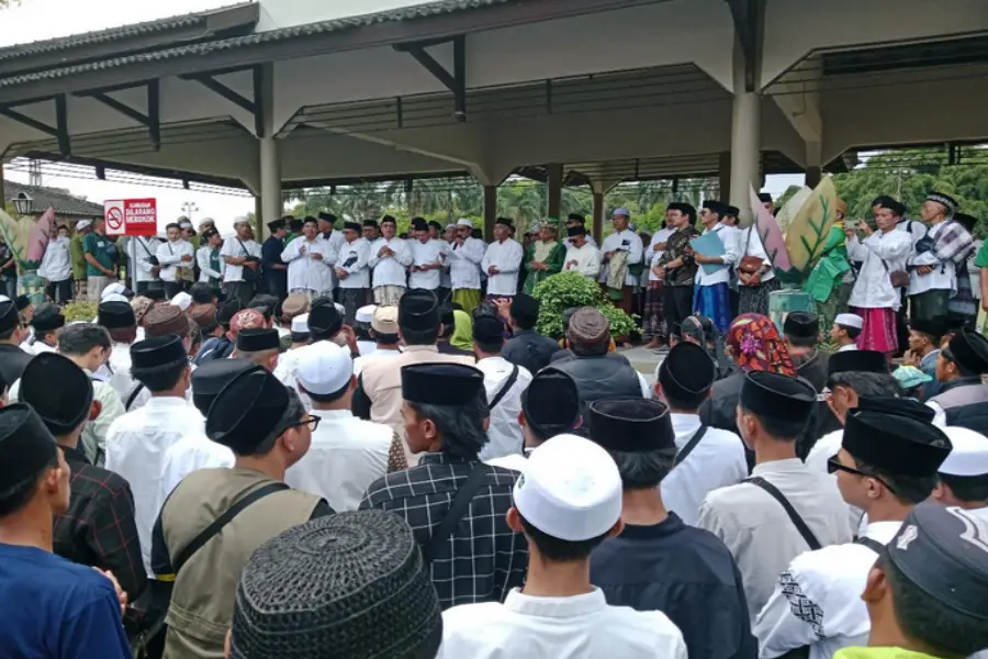 Ratusan Alumni dan Santri Bondowoso Tuntut Pencabutan Izin Siar Trans7