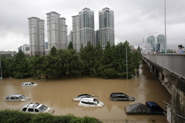 HUJAN=BANJIR bukan jakarta saja, Di KOREA juga. &#91;FULL PICT&#93;