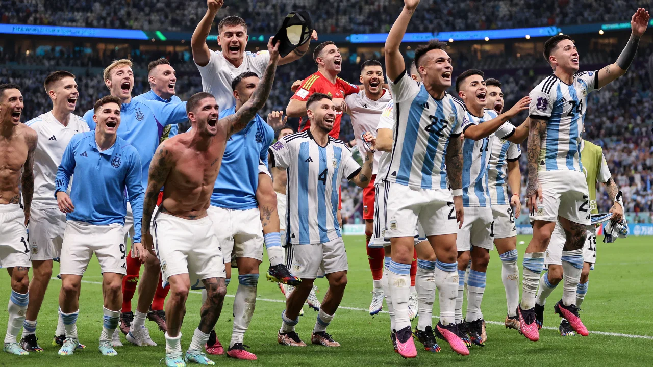 gokil-banyak-pemain-argentina-di-final-kompetisi-eropa-musim-2022-2023