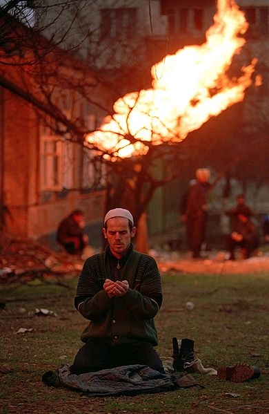 foto-perang-chechnya-pertama--diantara-puing-kota-grozny