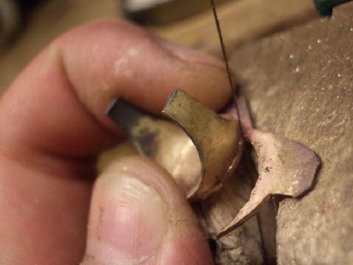 Foto-foto Proses Pembuatan Cincin yang Unik di Rusia