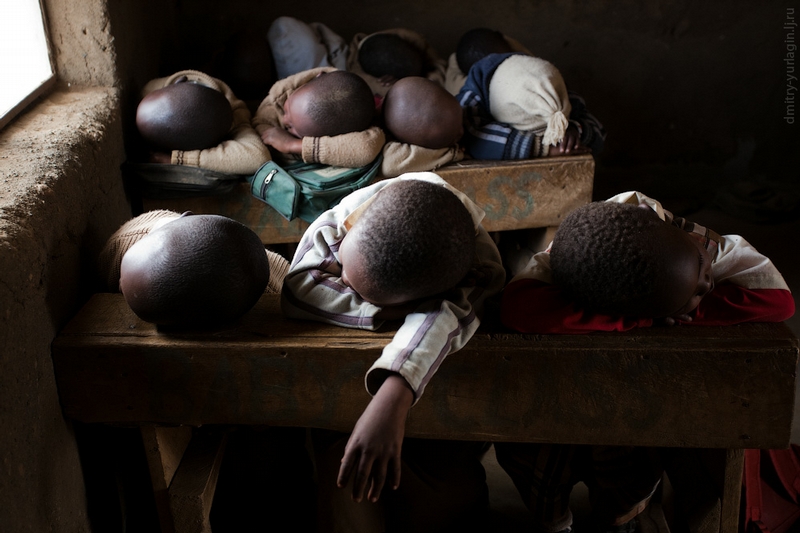 Melihat Sekolah Pendidikan di Kenya&#91;PICT&#93;